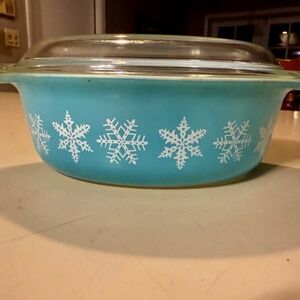 Pyrex 1.2 Snowflake Casserole